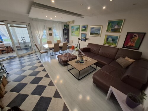 Ugodna obiteljska kuća i parcela sa započetom gradnjom, 228