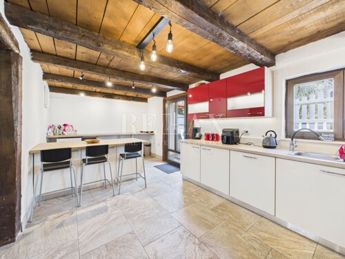 Bribir - šarmantna kamena kuća s bazenom