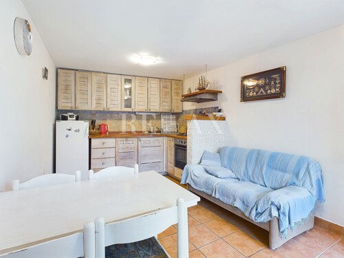 Bribir - prostrana kuća u nizu s garažom