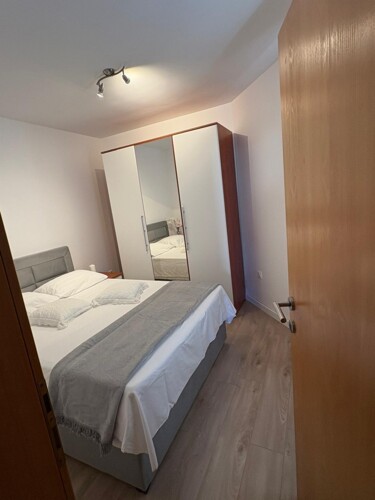 Thumbnail 4783077 - 13