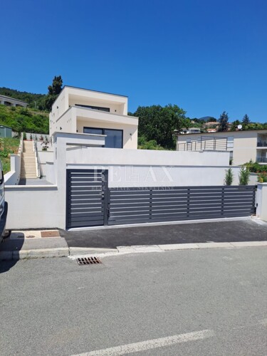 Lovran - luksuzna vila s panoramskim pogledom na more