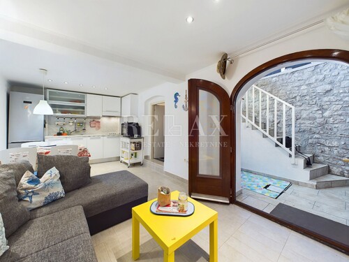 Crikvenica - kamena kuća s pogledom na more