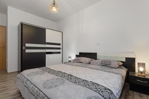 Thumbnail 4783088 - 7