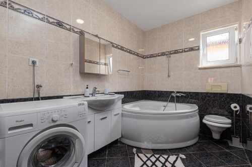 Thumbnail 4783088 - 17