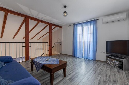 Thumbnail 4783088 - 13