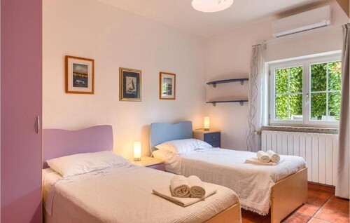 Thumbnail 4783089 - 12