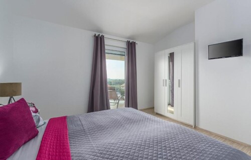 Thumbnail 4783090 - 18