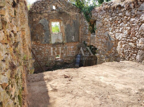 Hreljin - starina sa zemljištem