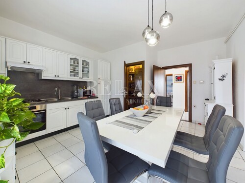 Selce - obiteljska kuća na odličnoj lokaciji