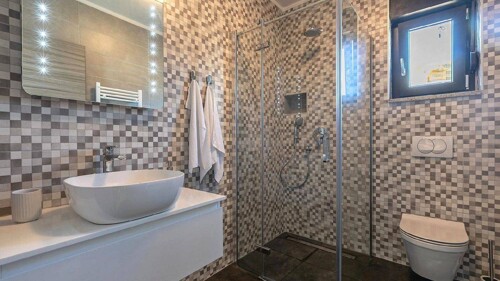 Thumbnail 4783100 - 12