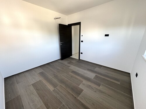 Thumbnail 4783114 - 9