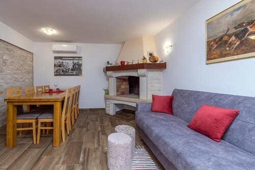 Thumbnail 4783118 - 13