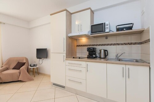 Thumbnail 4783119 - 13