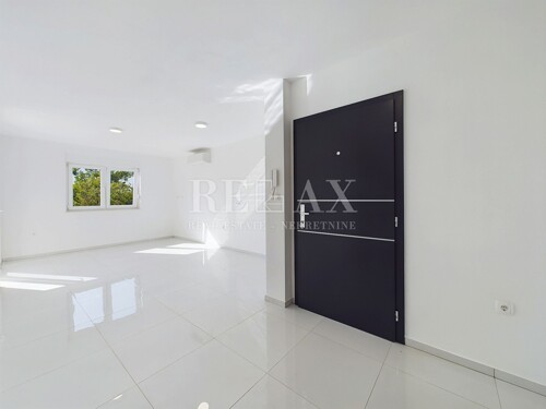 Crikvenica - dvoetažni stan s pogledom na more