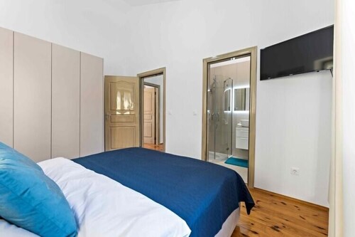 Thumbnail 4783127 - 9