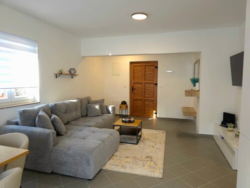 KUĆA S OČARAVAJUĆIM POGLEDOM NA PRIRODU