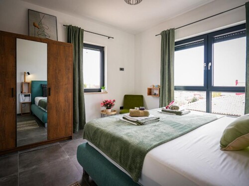 Thumbnail 4783135 - 13