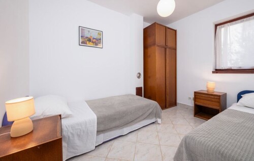 Thumbnail 4783138 - 11