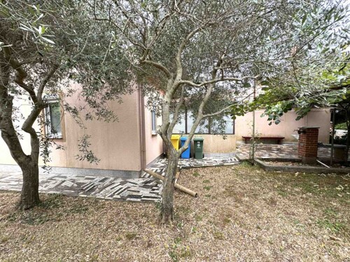 Kuća + kamena kuća u centru mjesta, Duga uvala, Istra