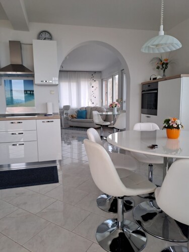 Thumbnail 4783143 - 13