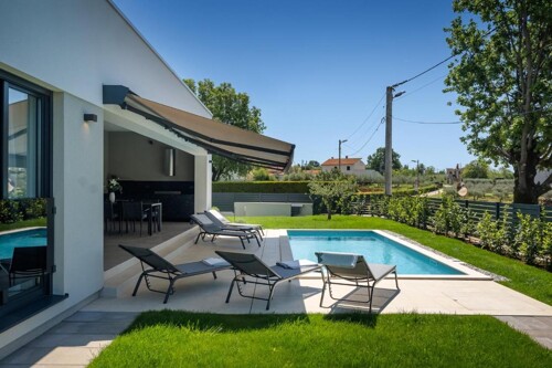 Thumbnail 4783149 - 4