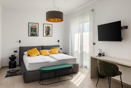 Thumbnail 4783149 - 19