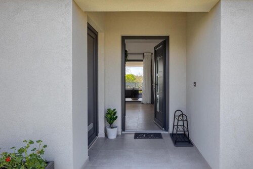 Thumbnail 4783149 - 16