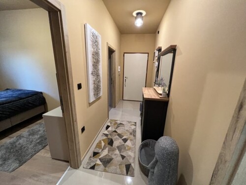 Thumbnail 4783151 - 9