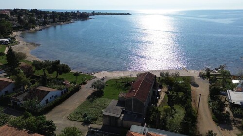 OKOLICA NOVIGRADA JEDINSTVENA AUTOHTONA KUĆA S OKUĆNICOM