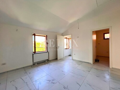 Novi Vinodolski - Novogradnja sa 3 apartmana