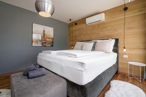 Thumbnail 4783157 - 13