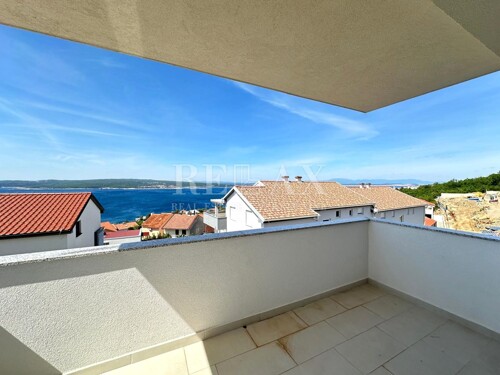 CRIKVENICA- Prostrani 3S+DB stan u novogradnji