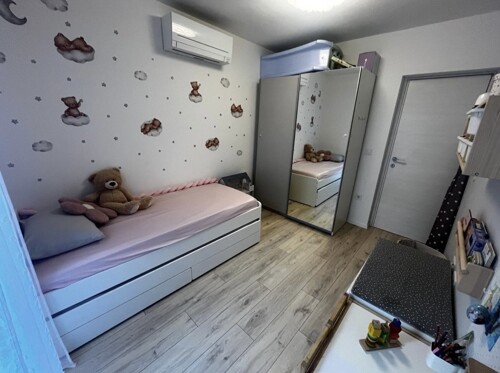 Thumbnail 4783159 - 9