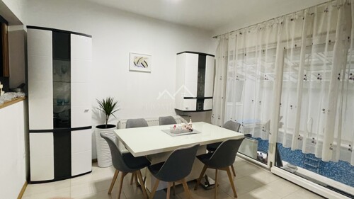 Luksuzni stan s bazenom, 171.53 m2, 1 VPM, 1 GPM, Zagreb