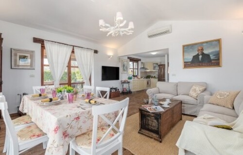 Thumbnail 4783163 - 13