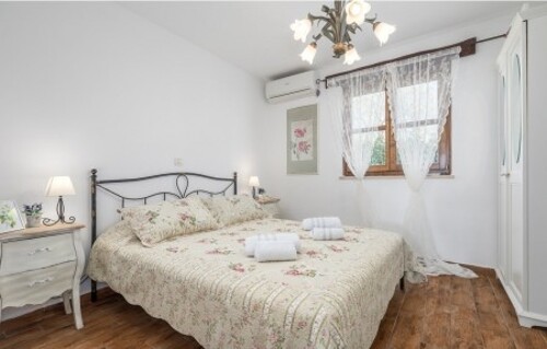 Thumbnail 4783163 - 16