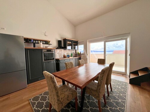 Crikvenica - moderan stan s galerijom