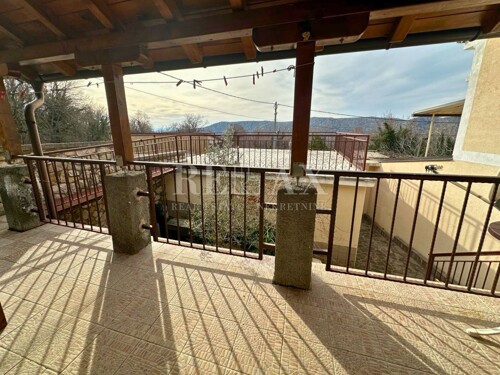 Tribalj - obnovljena dvojna kuća