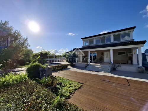 Luksuzne dvije kuće s bazenom, 284m2, 1673m2 okućnice,7VPM,