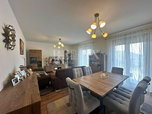 Bribir - Obiteljska kuća s okućnicom