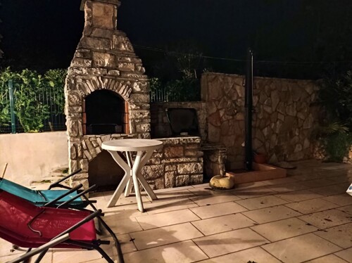 KUĆA SA DVA STANA NA ODLIČNOJ LOKACIJI, UMAG