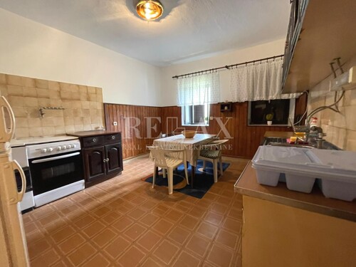 Bribir - Kuća s garažom