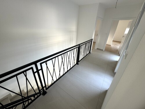 Thumbnail 4783181 - 13