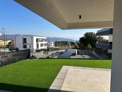 KRK- Luksuzni stan s bazenom i pogledom na more