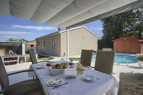 KUĆA NA ODLIČNOJ LOKACIJI,LIŽNJAN,VALTURA