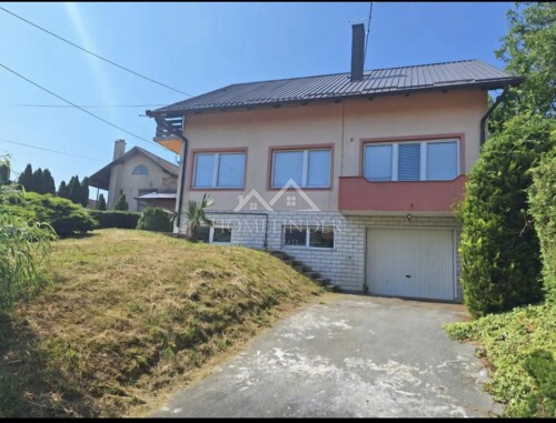 Kuća, 320m2, (Batina), Kutina