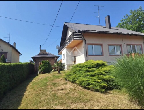 Kuća, 320m2, (Batina), Kutina