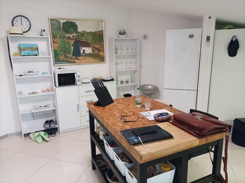 STAN U STAMBENOJ ZGRADI S LIFTOM