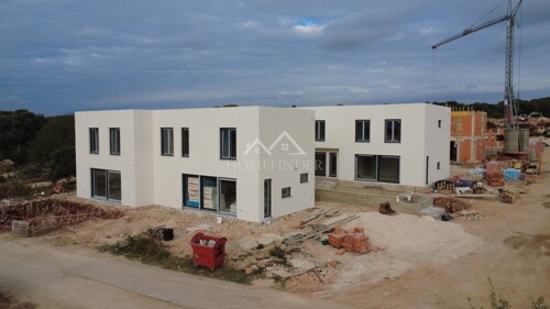 Stan s privatnim bazenom, dvoetažni, 104m2, Mandre, NOVOGRAD