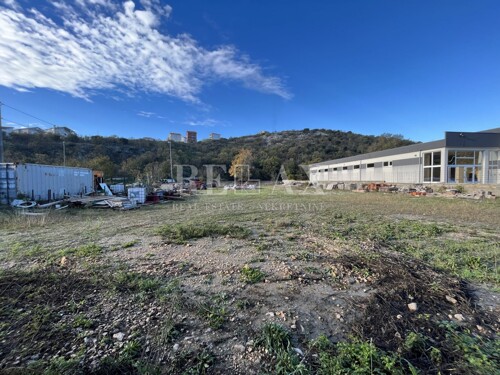 NOVI VINODOLSKI - Prostrani teren u poslovnoj zoni